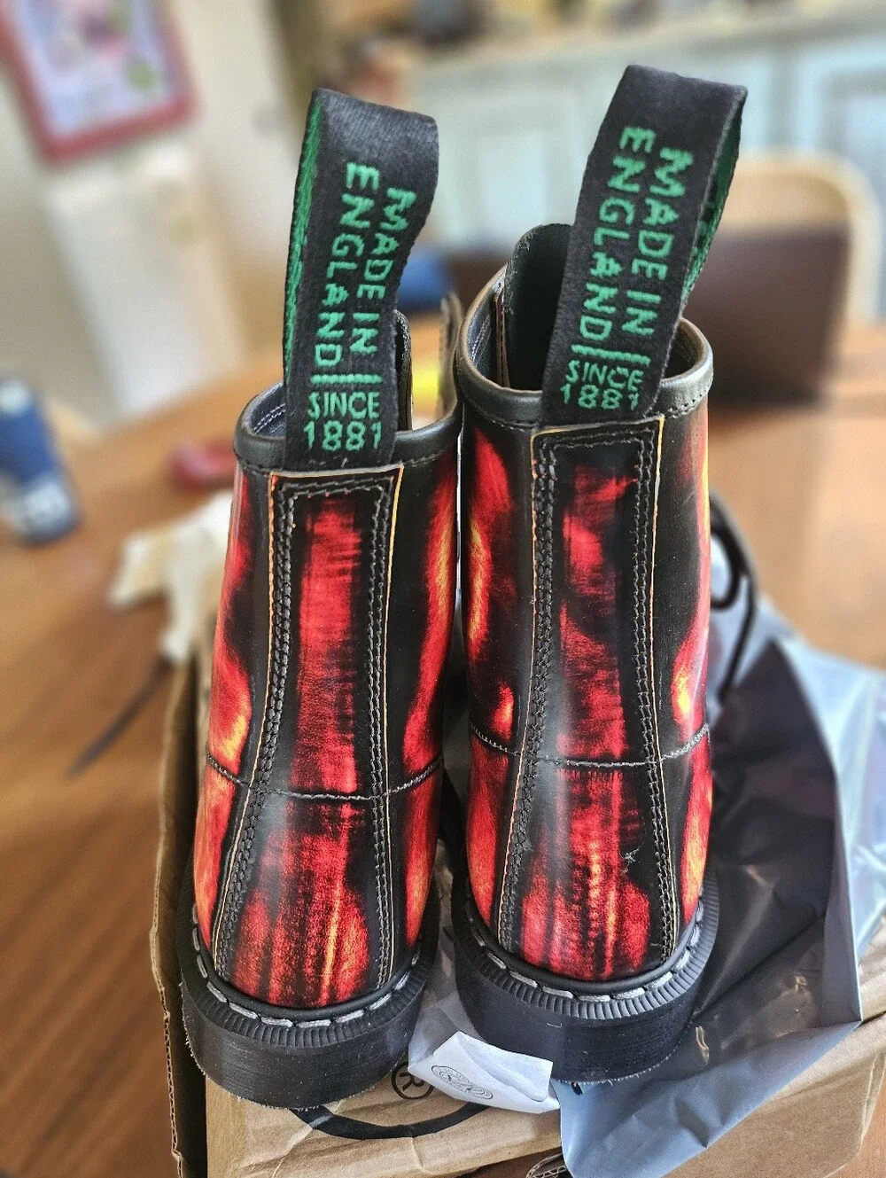 New In Box Solivair England Derby Boot Smoke Rub Off Flame High Shine 9.5 F Fit